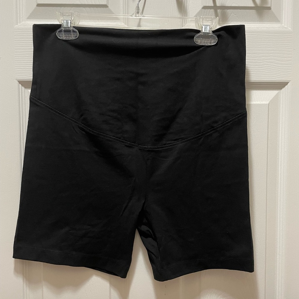 NWT Old Navy maternity bike shorts